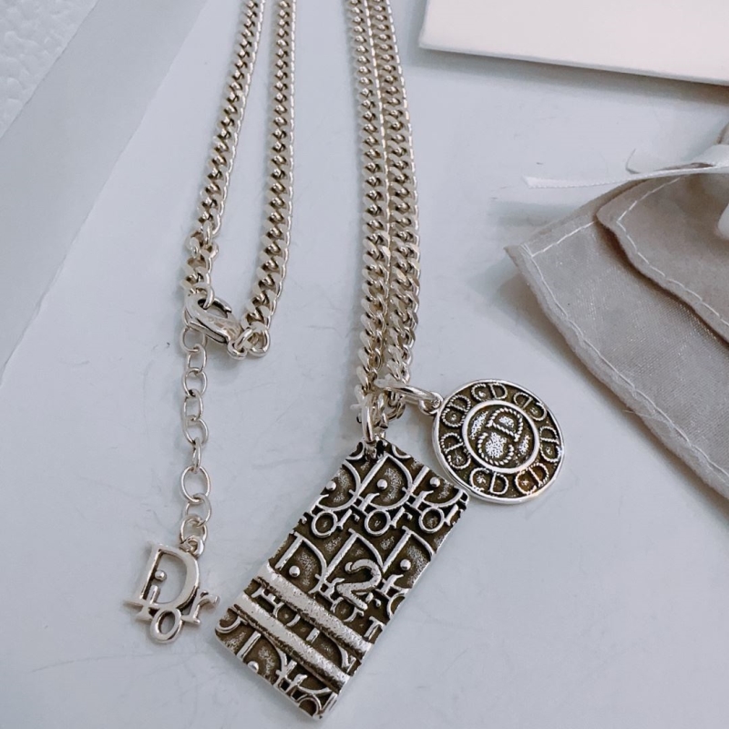 chr1st1an D10r necklaces
